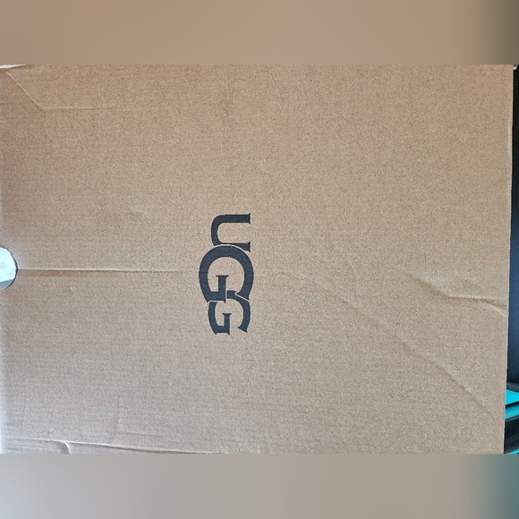 UGG Women's Black Mini Bailey Zip, Size 9 - Picture 11 of 11